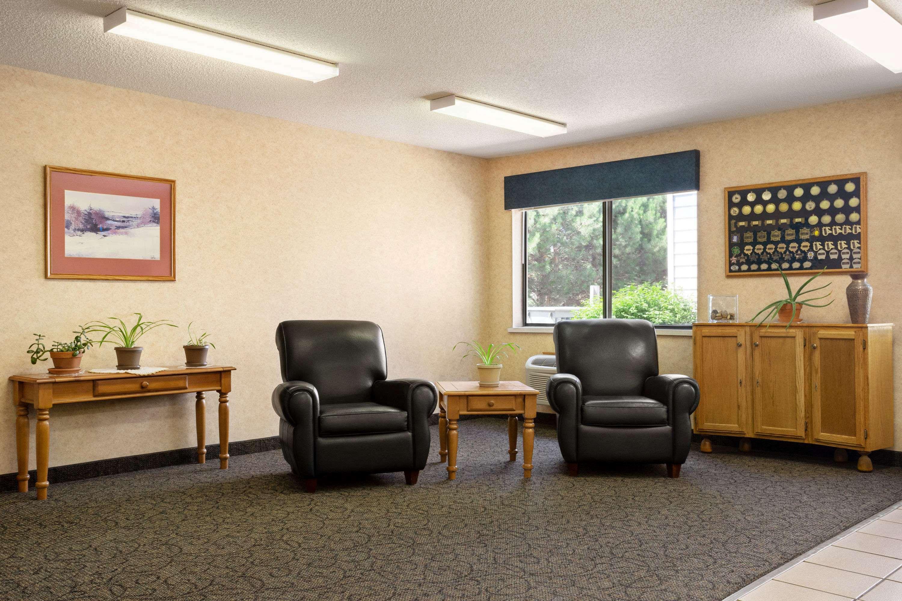 Travelodge By Wyndham Morrill Bagian luar foto
