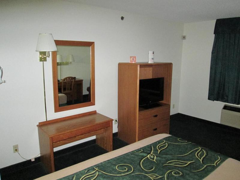Travelodge By Wyndham Morrill Bagian luar foto