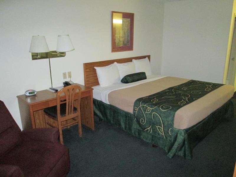 Travelodge By Wyndham Morrill Bagian luar foto