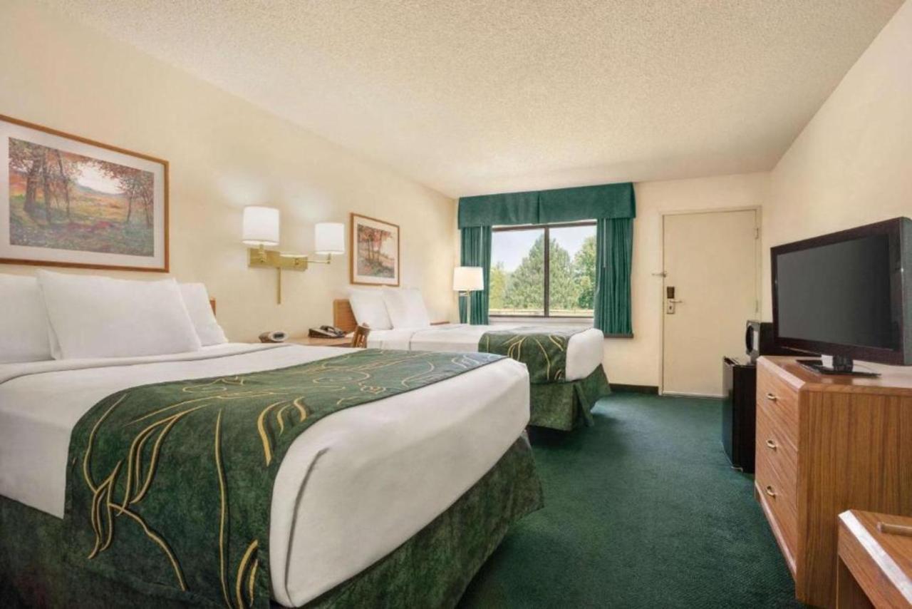 Travelodge By Wyndham Morrill Bagian luar foto